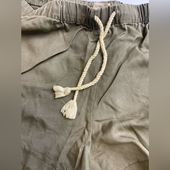 Brandnew Upwest Army Green Linen Shorts Y7-37 - Picture 3 of 5